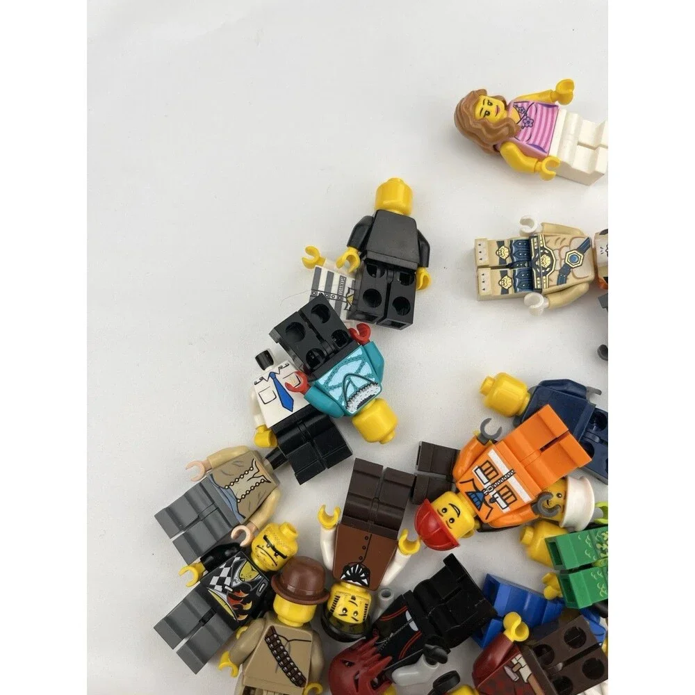 LEGO Minifigure Accessories Random Lot Mini Figure Lot + pieces